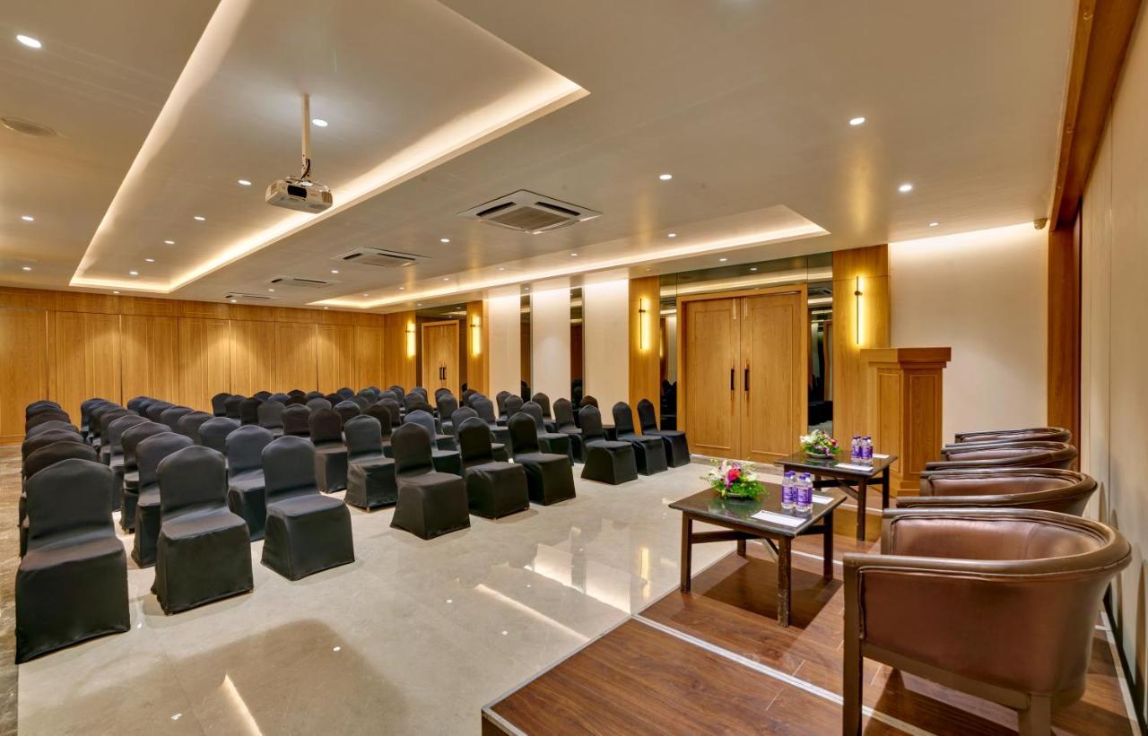 Citrus Hotel Колхапур Экстерьер фото