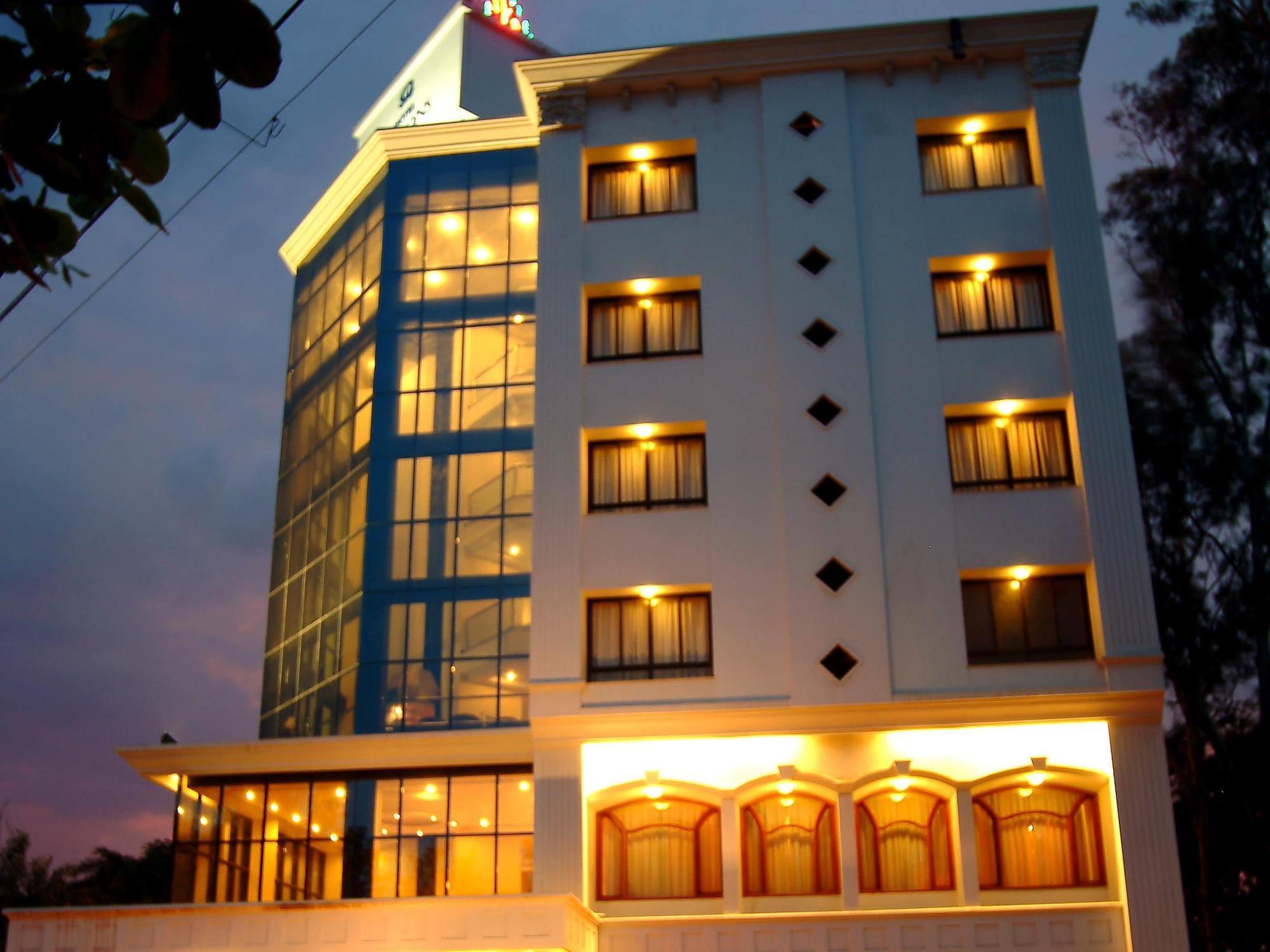 Citrus Hotel Колхапур Экстерьер фото